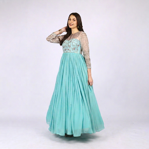 Collection de mode Royal Glam : Robe plissée 1 pièce pour femme avec broderie de perles Dana – Collection de mode Royal Glam - Product Image 1