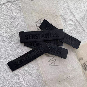 Étiquettes tissées personnalisées en coton biologique <span class=keywords><strong>avec</strong></span> <span class=keywords><strong>logo</strong></span> 3D, thermocollantes, pour le soin du cou, à <span class=keywords><strong>coudre</strong></span>, pour vêtements - Product Image 2