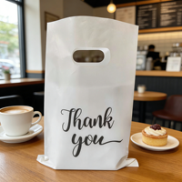 Sacs de courses en plastique HDPE durables avec poignées découpées pour vêtements et chaussures – Minimalistes, tendance, personnalisables