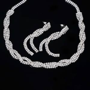 مجموعة مجوهرات أنيقة بنمط عتيق للبيع بالجملة ، مجموعات مجوهرات قلادة وأقراط من النحاس الأصفر وأحجار الراين - Product Image 4