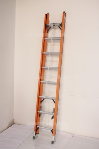 Scala Telescopica in Vetroresina FRP con 2x7 Gradini, Doppi Ganci, Capacità di Carico 150kg per Uso Elettrico - Product Image 2