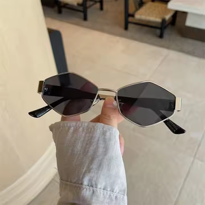 Nouvelles lunettes de soleil de créateur personnalisées 2024, montures métalliques, pour femmes et hommes - Product Image 4