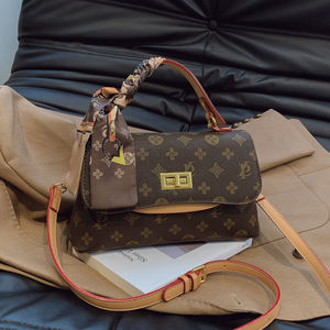 Bolso de Mano para Dama, Modelo 2025, a la Moda. Decorado. Bolso de Mano de Diseño de Lujo. El forro está hecho de poliéster. - Product Image 4