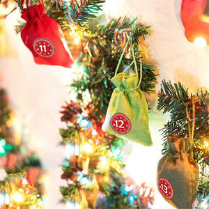 Ensemble de sacs cadeaux en lin 4 couleurs avec cordon de serrage pour Noël et Halloween Emballage de bonbons Compte à rebours 24 Cadeaux Fournitures de vacances - Product Image 1