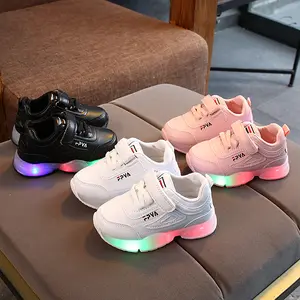 Scarpe da ginnastica per bambini bambini ragazzi ragazze Sneakers luminose Soft suola per bambini scarpe sportive per bambini mezze scarpe con luce a Led