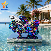 Sculpture de poisson Koi en acier inoxydable 304 poli miroir, électroplaqué irisé sur mesure, pour hall d'hôtel et fontaine extérieure