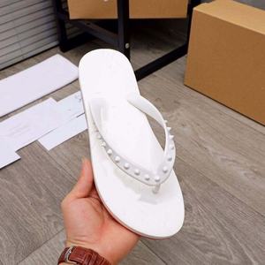 Sandalias de Diseñador de Lujo de Alta Calidad con Remaches para Hombre y Mujer, Chanclas Planas de Cuero Genuino, Sandalias Casuales para Caminar - Product Image 5