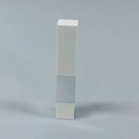 Nouveau correcteur en stick, fond de teint crémeux à haute ductilité pour un fini mat uniforme et une couvrance naturelle