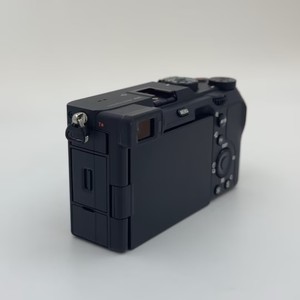 Cámara <span class=keywords><strong>Sony</strong></span> <span class=keywords><strong>A7C</strong></span> 4K Full Frame sin Espejo Usada, en Excelente Estado, 24MP, Ideal para Vlogging y Viajes, con Wi-Fi, Tarjeta SD y 1 Año de Garantía - Product Image 2