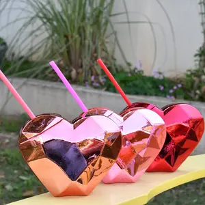 Valentine Day Drink Ware Heart-shaped Plastic Straw Cup Single Wall Plastic Straw Heart Disco Ball Cup For Party