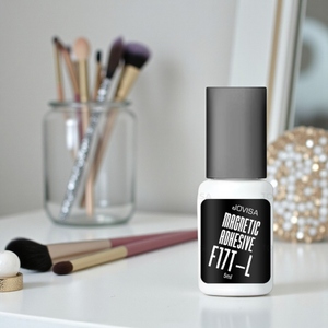 Distributor 0.5-1sec Drying Time <b>magnetic</b> lash glue - Product Image 1