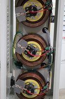 Stabilisateur de tension triphasé série SJW 380V haute précision avec protection contre les surcharges pour usage industriel