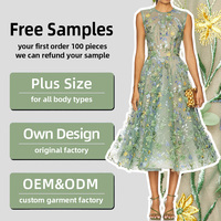 Robe midi en mousseline de soie vert sauge brodée de fleurs 3D sur mesure pour femme, coupe trapèze élégante avec taille empire en maille, idéale pour mariage, cocktail, fête ou jardin
