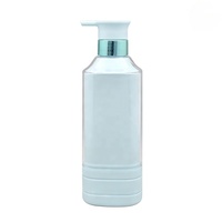 Flacon pompe carré en PET argenté électrolytique de 600 ml pour cosmétiques, idéal pour le lavage corporel, le shampoing et les soins de la peau