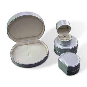 Caja de Joyería de Lujo con Forro de Terciopelo, Cuero PU Gris, Cierre de Hebilla con Logotipo Personalizado, Logotipo Grabado, Forma Circular, Marca EVERWIN - Product Image 3