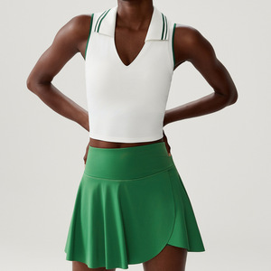 Conjunto de falda deportiva y camiseta sin mangas con cuello de polo de secado rápido para mujer Vestido de golf y Yoga con contraste de color transpirable con logotipo frontal - Product Image 3