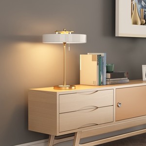 Lámpara de Mesa Minimalista Nórdica E27 con Interruptor de Botón, Iluminación Decorativa para Sala de Estar y Dormitorio - Product Image 3