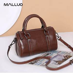 <span class=keywords><strong>2025</strong></span> nouvelle mode classique femmes Boston sac en cuir grande capacité dames couleur unie sac à bandoulière Premium léger luxe sac à main - Product Image 5