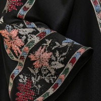YSYL 2026 Nouvelle Robe Abaya Personnalisée Longue à Col en V Ample, Broderie Florale Culturelle au Toucher Agréable, Effet Drapé Doux, ODM/OEM