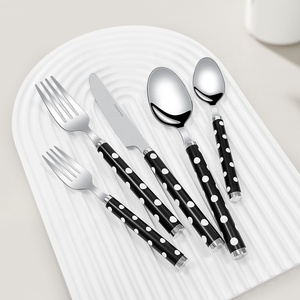 Chất lượng cao 16 cái hạt nhựa đầy màu sắc xử lý thiết lập dao kéo với màu trắng và màu đen điểm cho khách sạn nhà nhựa bạc - Product Image 2