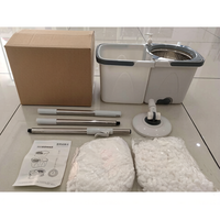 Ensemble de seau essoreur à double compartiment pour séparation eau propre/sale et nettoyage mains libres, idéal pour le nettoyage des sols domestiques