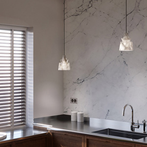 Lustre moderne de luxe en albâtre naturel à 3 niveaux en forme de cône avec cordon noir LED - Product Image 2