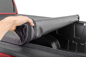 Cubierta de lona enrollable de vinilo suave, impermeable y con cerradura, personalizada <span class=keywords><strong>en</strong></span> negro para la caja de camionetas NP300, <span class=keywords><strong>Ford</strong></span> <span class=keywords><strong>F150</strong></span>, Dodge Ram, Nissan - Product Image 3