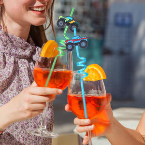 Paille de fête LAIMAI en PETG réutilisable de qualité alimentaire, motif de dessin animé tendance, design en spirale de camion, pour les anniversaires, les célébrations, les jeux, les cadeaux - Product Image 5