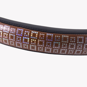 Cubierta Iridiscente para Ruedas de Coche de 3 Radios, PU Premium con Barras Reflectantes Holográficas, Estilo Cyberpunk, Ajuste Universal - Product Image 3