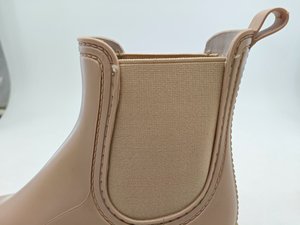 2024 <span class=keywords><strong>pas</strong></span> <span class=keywords><strong>cher</strong></span> en gros classique solide bande élastique femmes léger imperméable mode cheville chaussures de pluie PVC <span class=keywords><strong>chelsea</strong></span> bottes de pluie - Product Image 4