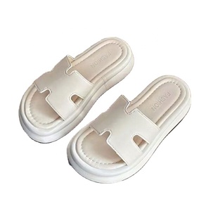 Sandales compensées plates BaiHu nouvelle collection été-automne, style plateforme, bout ouvert, pour la plage, tendance, à semelle épaisse en caoutchouc - Product Image 1