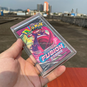 Espositore Pronto per il Regalo di Alta Qualità in Acrilico Trasparente per Bustine Pokémon con Chiusura Magnetica - Product Image 2