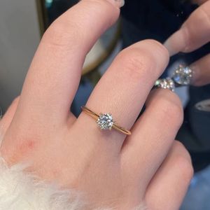 Anillo de Boda de Lujo Xinfly en Oro de 18k, Anillo de Compromiso Personalizado con Diamante de 0.50ct y Seis Puntas para Mujer - Product Image 1