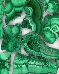 Vente en gros de dalle de malachite naturelle pierre polie pierre précieuse de guérison malachite cristal pierre verte dalles de tranche cadeau pour fengshui