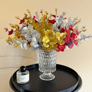 هالوني أوراق سوداء إنز محاكاة ورقة الرياح فرع واحد 4 شوكة أوراق الأوكالبتوس السوداء مواد الزهور الزخرفية النباتات الخضراء - Product Image 1