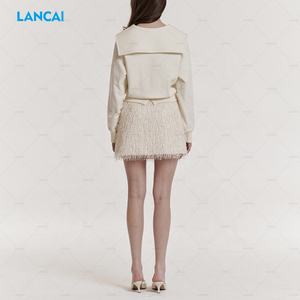 Pull-over en coton mélangé personnalisé 320Gsm pour femmes Col marin de qualité supérieure Range Sleeve Elegant Cropped Sweatshirts Beige - Product Image 5