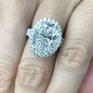 Anello con Cristallo Taglio Ovale per Donne, Elegante Accessorio Minimalista per Uso Quotidiano e Feste - Product Image 2