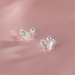 Orecchini a perno con farfalla per donna, piccoli e graziosi, gioielli per cartilagine - Product Image 3