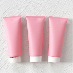 Envase de Tubo Exprimible de Plástico Cosmético con Tapa Abatible, Color Rosa Mate, 200 ml, para Limpiador Facial, Marca Privada - Product Image 3