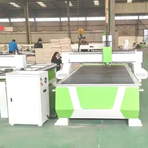 Fabrika özel üç eksenli Cnc ahşap oyma makinesi Cnc dayanıklı ahşap yönlendirici