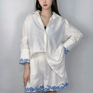 Ensemble deux pièces décontracté pour femme : chemise unie à manches longues et short ample – Nouvelle collection OEM - Product Image 3