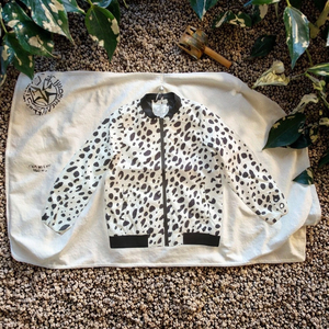 Blouson Bomber Femme Printemps à Prix de Gros Abordable, Motif 3D Intégral Imprimé, Logo Tissé sur le Devant, Doublure Fine à Fermeture Éclair, Écologique - Product Image 3