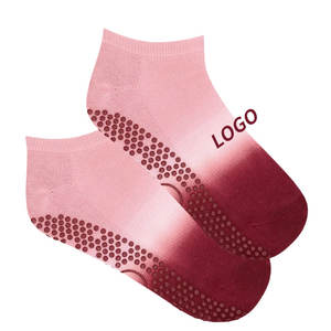 Calcetines de Yoga y Pilates de Silicona Antideslizantes de Alta Calidad para Mujer, Diseño Moderno con Logotipo Personalizado, Personalización al por Mayor - Product Image 3