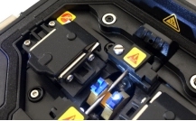 Épisseuse à fusion portable SC FTTH FTTx NSF-18S avec temps d'épissage de 6 secondes et stockage de 4000 résultats, équipement de fibre optique certifié NSF - Product Image 2