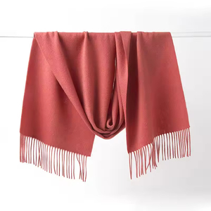 Bufanda de Lana 100% de Color Sólido al por Mayor OEM, Fabricante de Bufandas con Color y Borlas Personalizados, Etiqueta Privada - Product Image 3