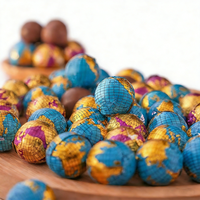 Chocolate Negro Redondo en Forma de Globo Terráqueo, Chocolate Amargo en Bola Dorada, Empaquetado en Papel de Aluminio, Venta Directa de Fábrica al por Mayor
