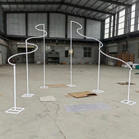 Arche de mariage en métal courbée en S, support de drapage floral, support de toile de fond personnalisé pour la décoration de mariages, banquets et fêtes - Fabricant