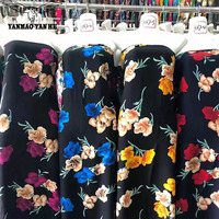Tissu en dentelle 100 % viscose rayonne, anti-boulochage, poids moyen, imprimé réactif à motifs floraux, style uni, pour usine de confection – En stock