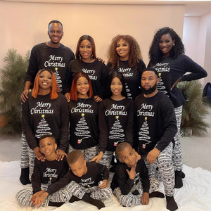 Ensemble de pyjamas de Noël personnalisés pour la famille, vêtements de nuit en polyester écologique pour hommes, femmes et enfants, livraison directe POD MOQ 1PC - Product Image 1