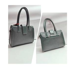 Sac à bandoulière élégant et décontracté en cuir véritable pour femme, avec chaînes, grande capacité, plusieurs compartiments, polyvalent, confortable, pour un usage quotidien - Product Image 6